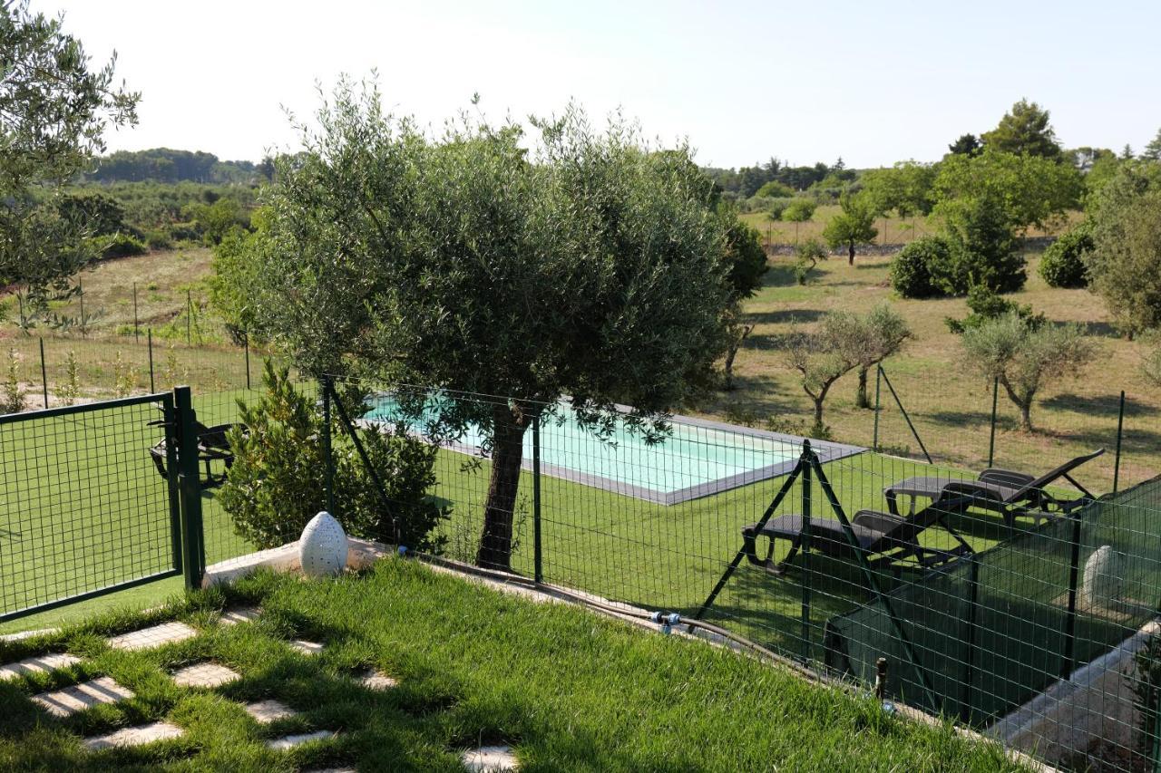 מרטינה פרנקה Il Borgo Delle Querce Villa Fichi Piscina Privata מראה חיצוני תמונה