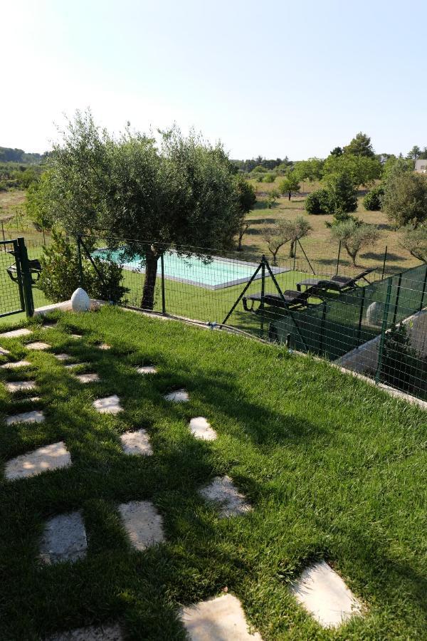 מרטינה פרנקה Il Borgo Delle Querce Villa Fichi Piscina Privata מראה חיצוני תמונה
